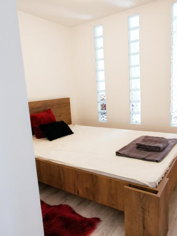 Kálvária Vendégház, közvetlenül a várfal mellett. Pécs Exterior foto