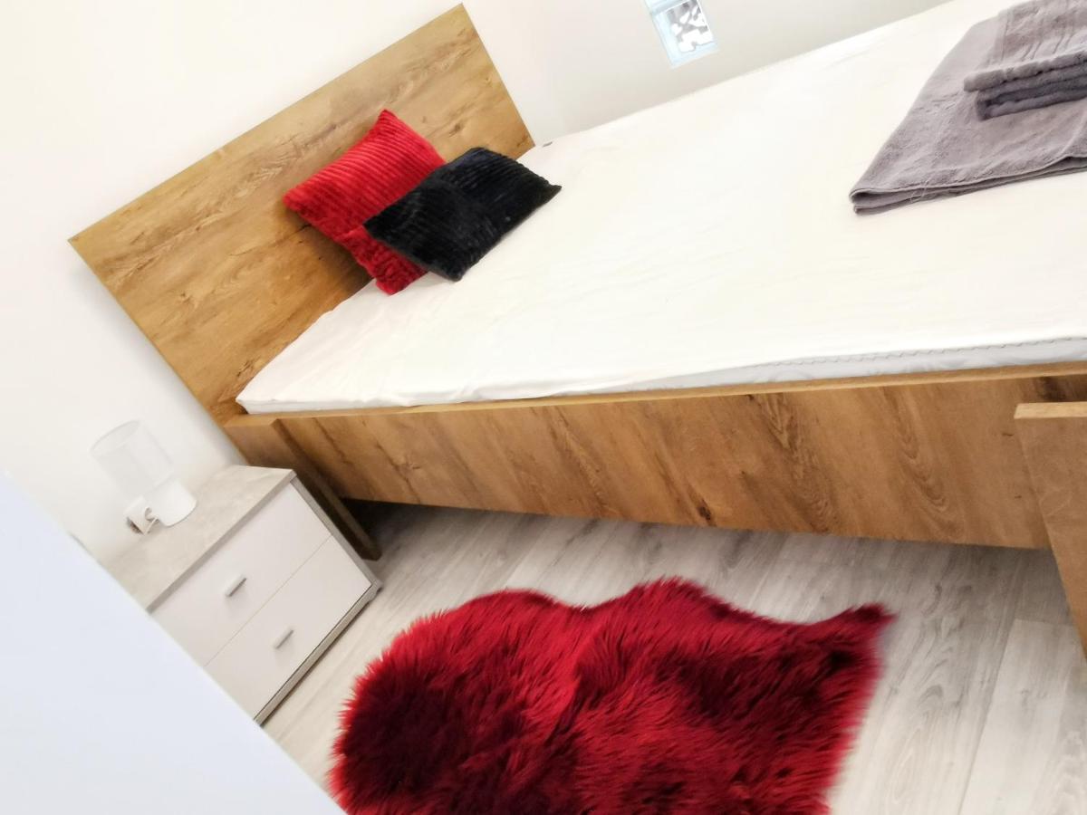 Kálvária Vendégház, közvetlenül a várfal mellett. Pécs Exterior foto